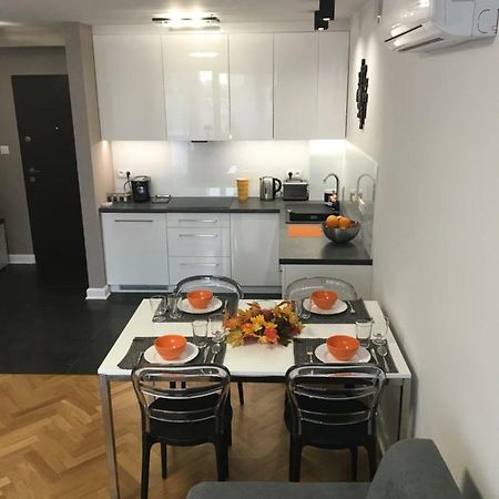 Apartament Emilia Apartment Varşovia Exterior foto