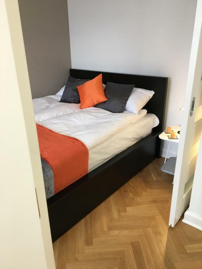 Apartament Emilia Apartment Varşovia Exterior foto